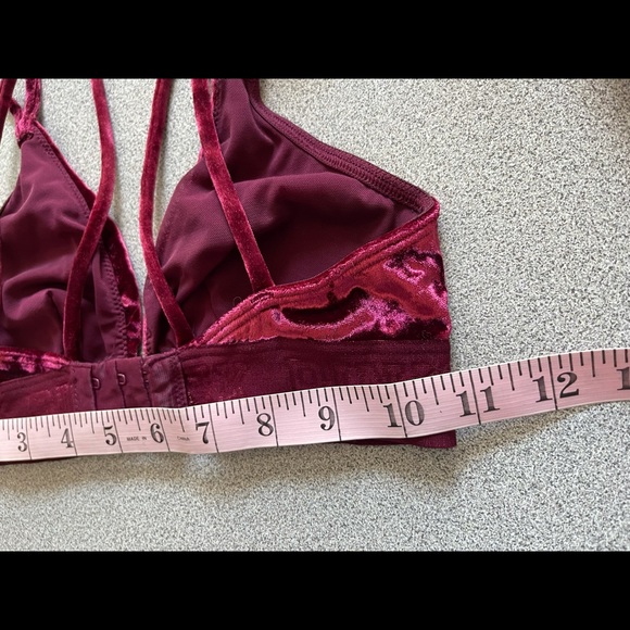 PINK V/S Velvet Strapy Bra Size XS - Picture 5 of 8